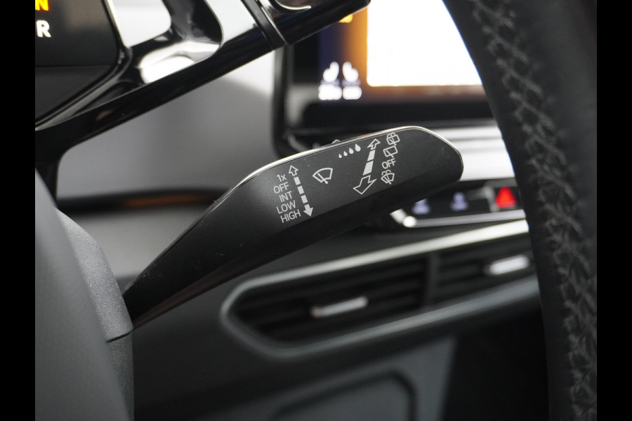 Volkswagen ID.3 58kWh 204PK First Auto-Pilot Navi Adapt.Cruise Control Pdc Apple Carplay Android Navi Ecc Led Stoel-Stuurverwarming DAB Keyless Lmv Bluetooth Regensensor Rijstrooksensor Verkeersbord detectie Mirrorlink 1e Eigenaar Grootste accu Garantie t/m 20-10-2028