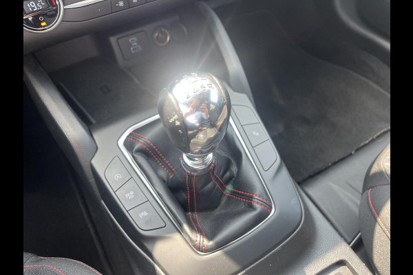 Ford Focus 1.0 EcoBoost Hybrid ST Line 125 Pk | Achteruitrijcamera | Keyless | Led Koplampen | Dual Climate Control |