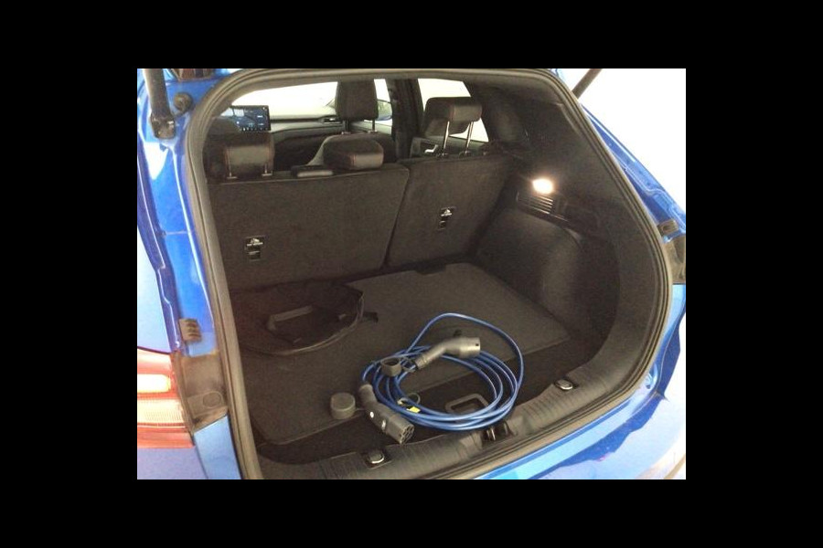 Ford Kuga 2.5 PHEV ST-Line X 243pk | Driver Assistance pack | Panoramadak | 20 inch Licht metaal | Winterpack | Technology Pack | 2.100kg Trekgewicht | Verlengde Fabrieksgarantie tot 09-2028