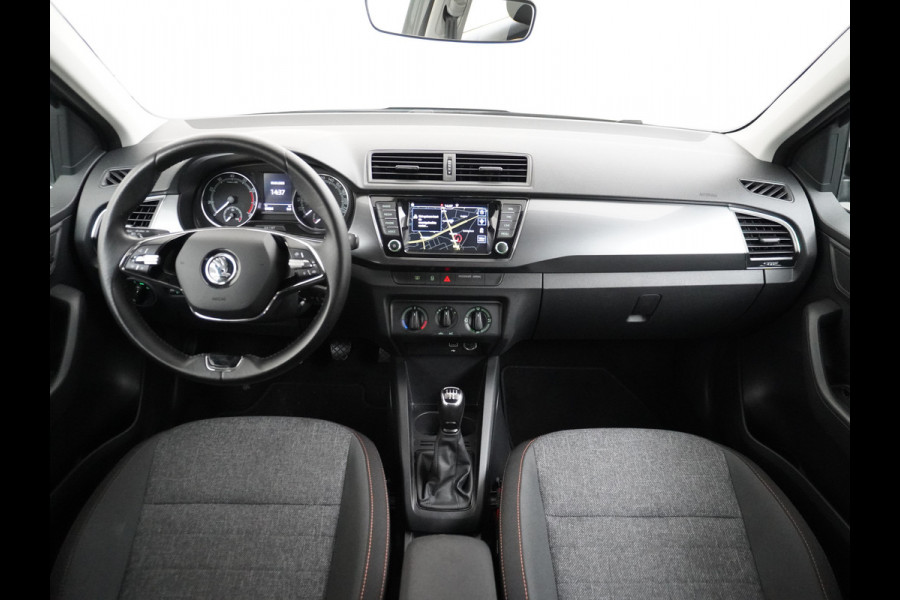 Škoda Fabia Combi 1.0T-96PK Apple Carplay Android Navi Airco Cruise-C PDC Mirror Link 16" DAB Business Edition Led Bluetooth ESP Spraakbediening Isofix