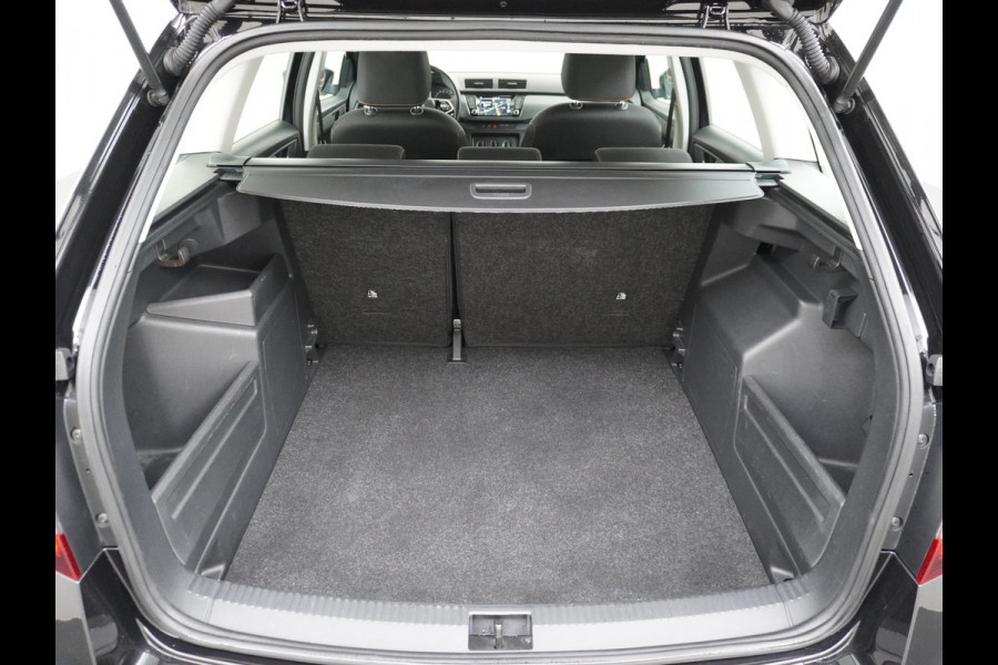 Škoda Fabia Combi 1.0T-96PK Apple Carplay Android Navi Airco Cruise-C PDC Mirror Link 16" DAB Business Edition Led Bluetooth ESP Spraakbediening Isofix