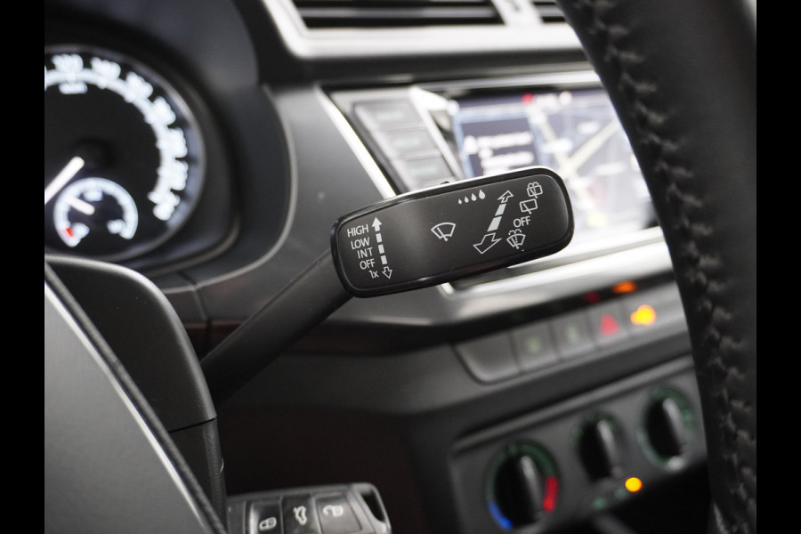 Škoda Fabia Combi 1.0T-96PK Apple Carplay Android Navi Airco Cruise-C PDC Mirror Link 16" DAB Business Edition Led Bluetooth ESP Spraakbediening Isofix