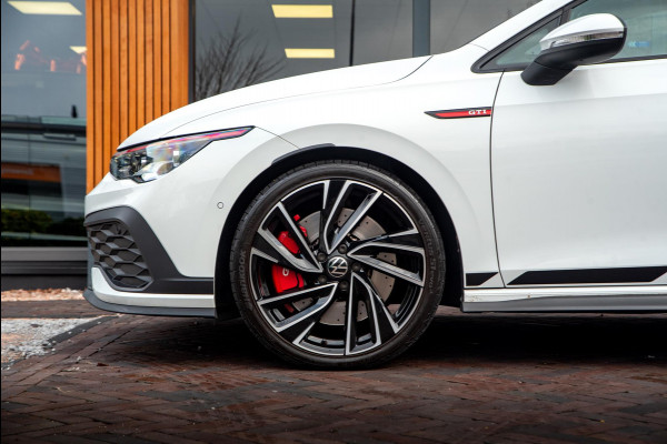 Volkswagen Golf 2.0 TSI GTI Clubsport IQ Ligt Panoramadak Harman/Kardon Dodehoek Keyless Stuurverw.