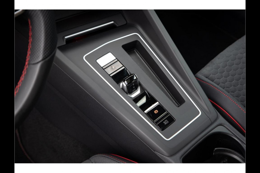 Volkswagen Golf 2.0 TSI GTI Clubsport IQ Ligt Panoramadak Harman/Kardon Dodehoek Keyless Stuurverw.