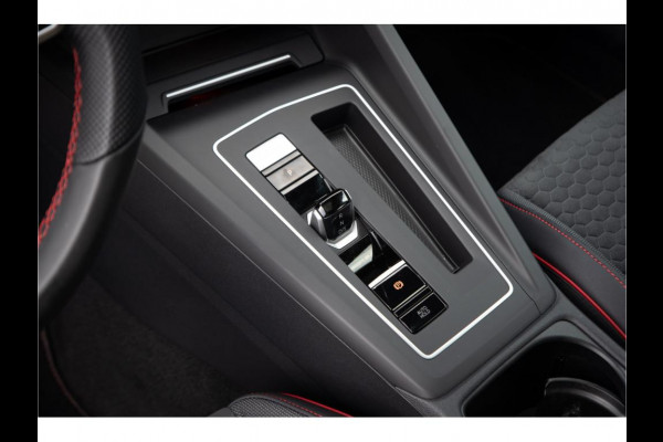 Volkswagen Golf 2.0 TSI GTI Clubsport IQ Ligt Panoramadak Harman/Kardon Dodehoek Keyless Stuurverw.