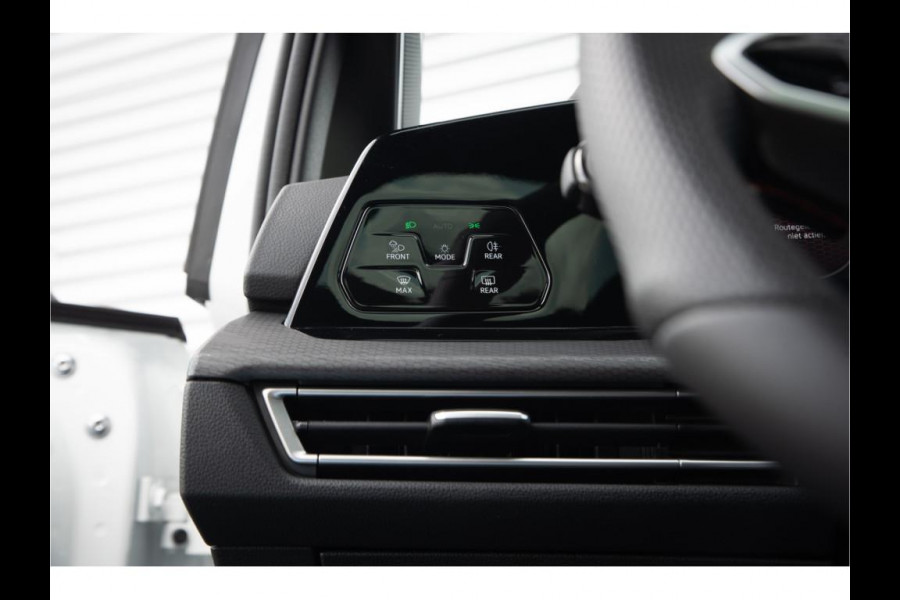 Volkswagen Golf 2.0 TSI GTI Clubsport IQ Ligt Panoramadak Harman/Kardon Dodehoek Keyless Stuurverw.