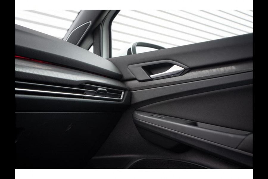 Volkswagen Golf 2.0 TSI GTI Clubsport IQ Ligt Panoramadak Harman/Kardon Dodehoek Keyless Stuurverw.