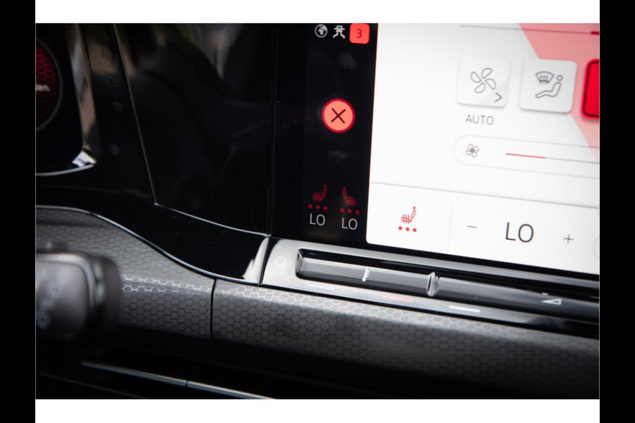 Volkswagen Golf 2.0 TSI GTI Clubsport IQ Ligt Panoramadak Harman/Kardon Dodehoek Keyless Stuurverw.