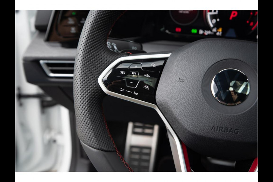 Volkswagen Golf 2.0 TSI GTI Clubsport IQ Ligt Panoramadak Harman/Kardon Dodehoek Keyless Stuurverw.