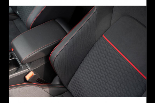 Volkswagen Golf 2.0 TSI GTI Clubsport IQ Ligt Panoramadak Harman/Kardon Dodehoek Keyless Stuurverw.