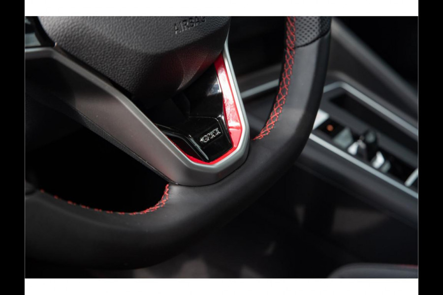 Volkswagen Golf 2.0 TSI GTI Clubsport IQ Ligt Panoramadak Harman/Kardon Dodehoek Keyless Stuurverw.