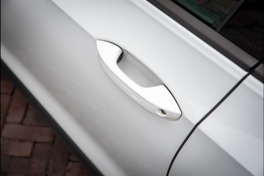 Volkswagen Golf 2.0 TSI GTI Clubsport IQ Ligt Panoramadak Harman/Kardon Dodehoek Keyless Stuurverw.