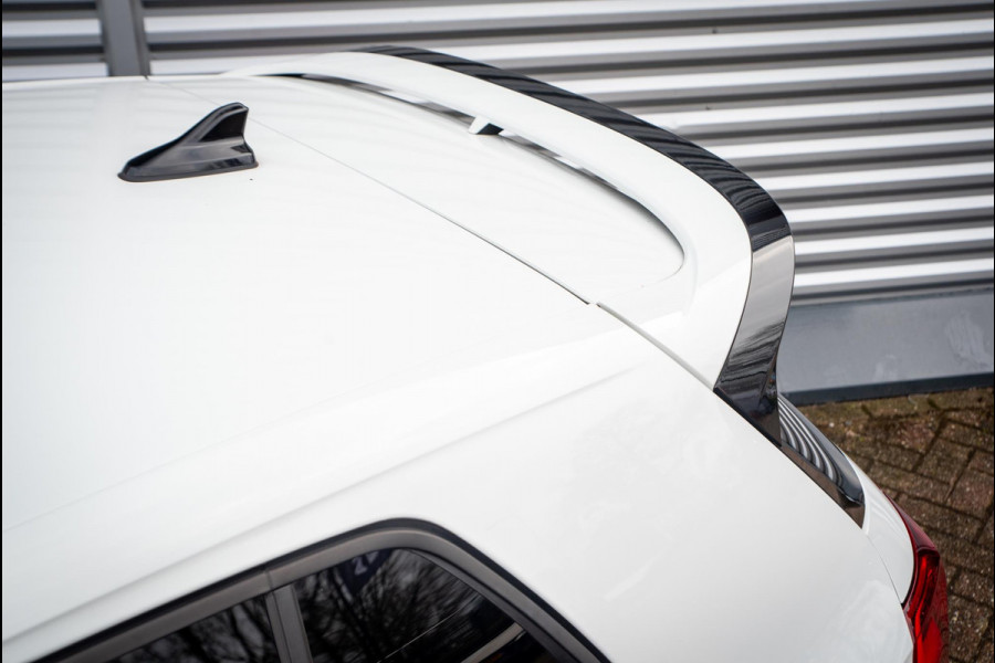 Volkswagen Golf 2.0 TSI GTI Clubsport IQ Ligt Panoramadak Harman/Kardon Dodehoek Keyless Stuurverw.
