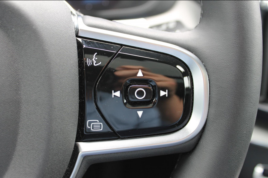 Volvo XC60 T6 350PK Automaat AWD Plus Black Edition Lang Range / Bowers & Wilkins Audio / 21" lichtmetalen velgen / Panoramisch schuif-kanteldak / Google Infotainment / Head Up display