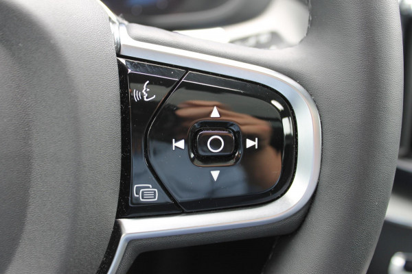 Volvo XC60 T6 350PK Automaat AWD Plus Black Edition Lang Range / Bowers & Wilkins Audio / 21" lichtmetalen velgen / Panoramisch schuif-kanteldak / Google Infotainment / Head Up display