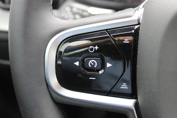 Volvo XC60 T6 350PK Automaat AWD Plus Black Edition Lang Range / Bowers & Wilkins Audio / 21" lichtmetalen velgen / Panoramisch schuif-kanteldak / Google Infotainment / Head Up display