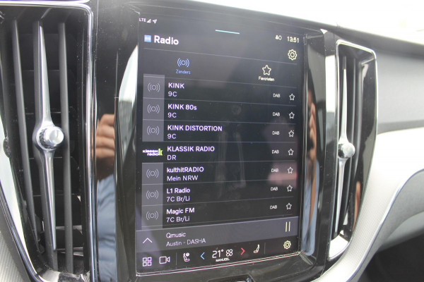Volvo XC60 T6 350PK Automaat AWD Plus Black Edition Lang Range / Bowers & Wilkins Audio / 21" lichtmetalen velgen / Panoramisch schuif-kanteldak / Google Infotainment / Head Up display