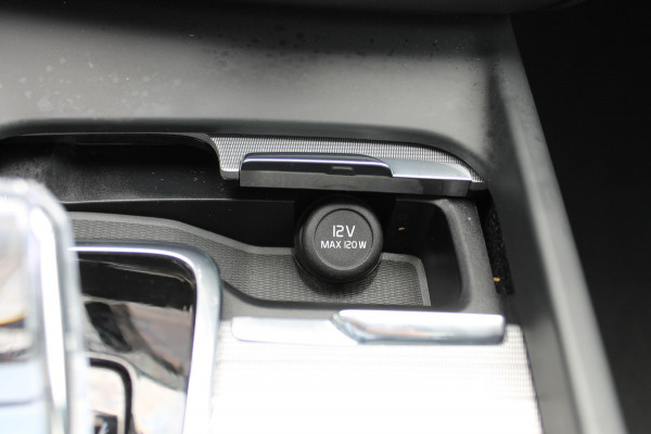 Volvo XC60 T6 350PK Automaat AWD Plus Black Edition Lang Range / Bowers & Wilkins Audio / 21" lichtmetalen velgen / Panoramisch schuif-kanteldak / Google Infotainment / Head Up display