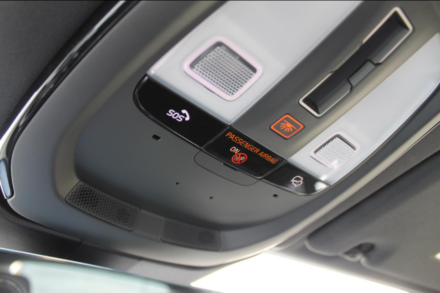 Volvo XC60 T6 350PK Automaat AWD Plus Black Edition Lang Range / Bowers & Wilkins Audio / 21" lichtmetalen velgen / Panoramisch schuif-kanteldak / Google Infotainment / Head Up display