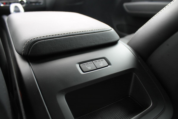 Volvo XC60 T6 350PK Automaat AWD Plus Black Edition Lang Range / Bowers & Wilkins Audio / 21" lichtmetalen velgen / Panoramisch schuif-kanteldak / Google Infotainment / Head Up display