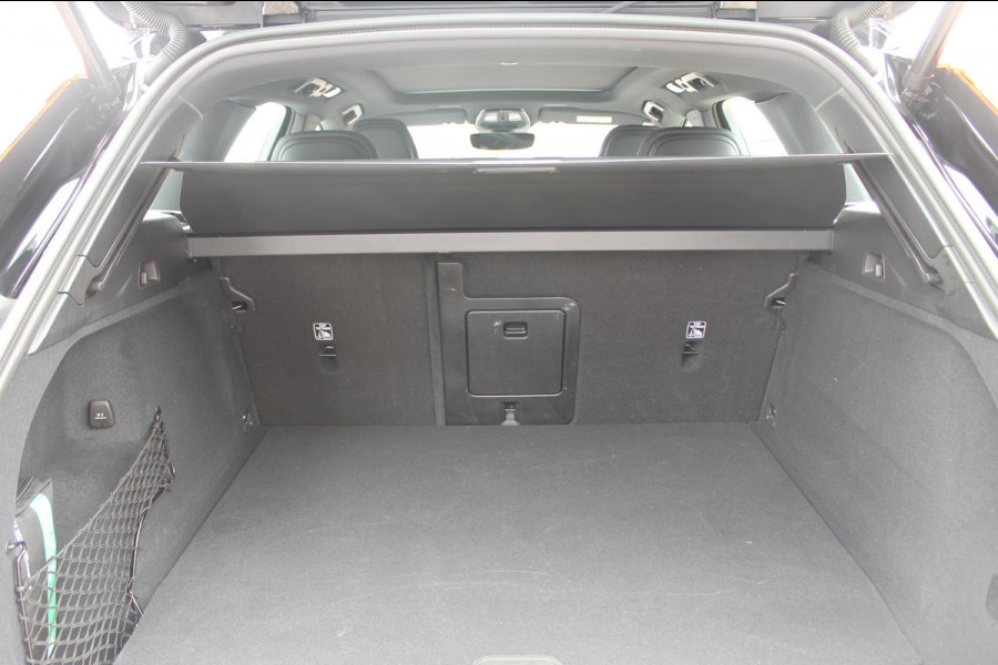 Volvo XC60 T6 350PK Automaat AWD Plus Black Edition Lang Range / Bowers & Wilkins Audio / 21" lichtmetalen velgen / Panoramisch schuif-kanteldak / Google Infotainment / Head Up display