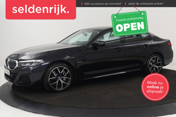 BMW 5 Serie 545e xDrive M Sport | Trekhaak | Adaptive cruise | Stoel & stuurverwarming | Alcantara | Camera | Carplay | Sfeerverlichting | 19'' | Full LED | Park Assist