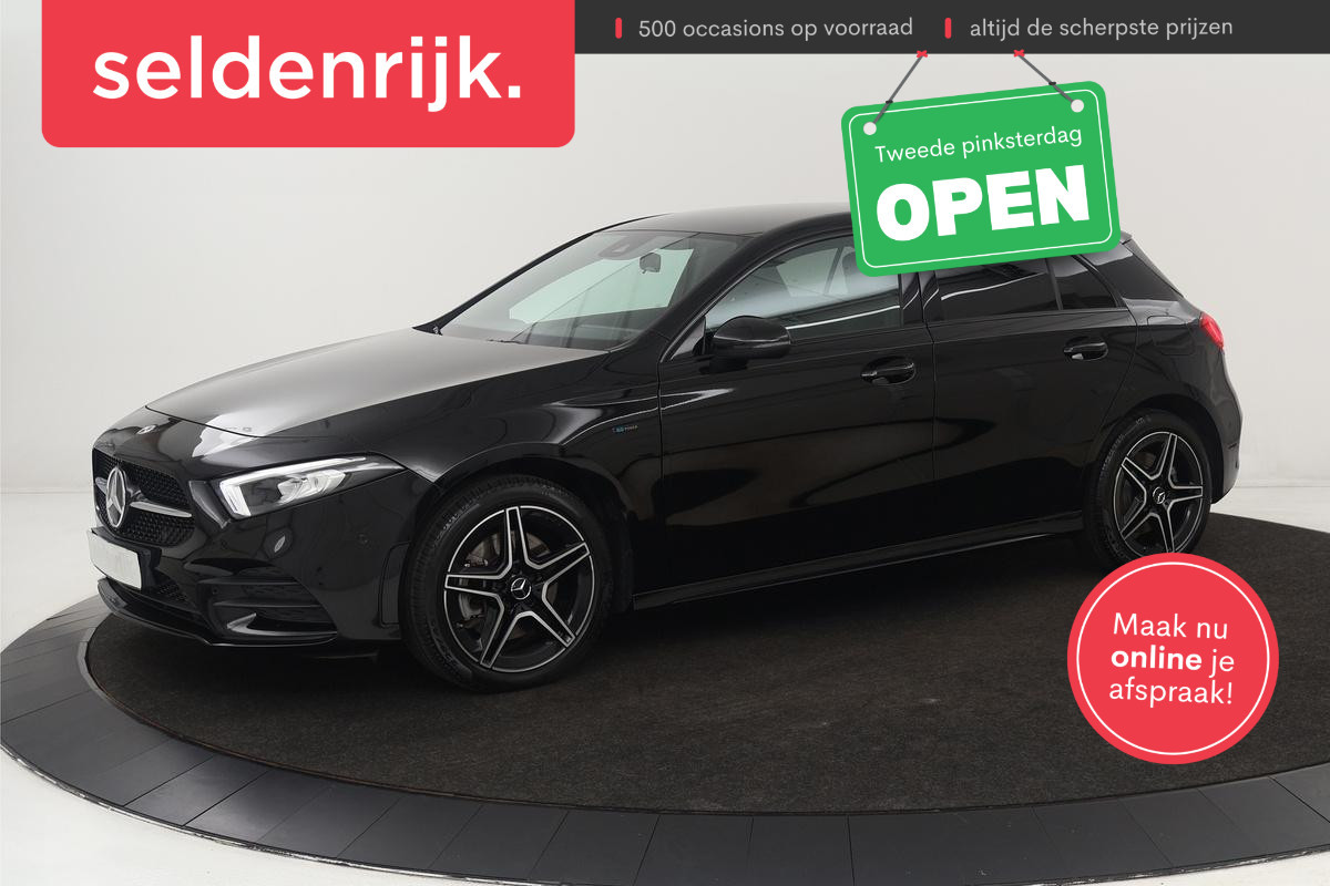 Mercedes-Benz A-Klasse 250e AMG Night | Carplay | Stoelverwarming | Full LED | Sfeerverlichting | Leder/Alcantara | Navigatie | Park Assist Mercedes-Benz A-Klasse 250e AMG Night | Carplay | Stoelverwarming | Full LED | Sfeerverlichting | Leder/Alcantara | Navigatie | Park Assist