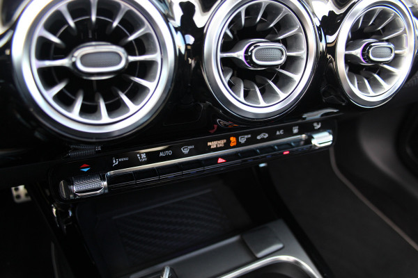 Mercedes-Benz CLA-Klasse 250 e Premium Plus AMG | Pano | Sfeer | Adaptief | Camera