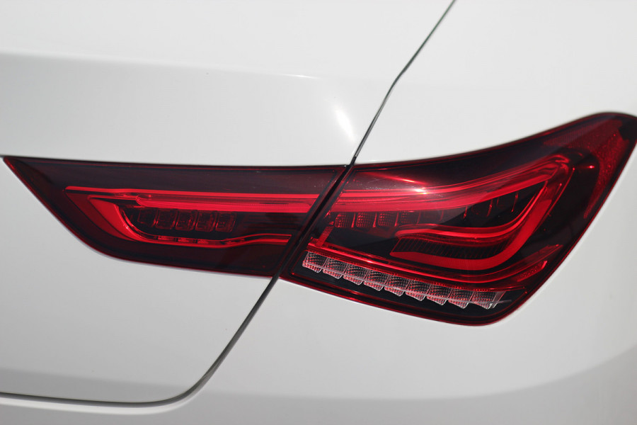 Mercedes-Benz CLA-Klasse 250 e Premium Plus AMG | Pano | Sfeer | Adaptief | Camera