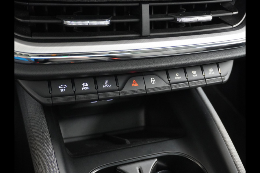 Škoda ENYAQ iV 80 Trekhaak Panodak Auto-Pilot Head-Up Display Apple Carplay Android Auto Adap.Cruise DAB Elek.Stoel+Memory+Verwarmd Navi Led-Ma Dynamic ChassisControl Climate Pack 2 Infotaiment Plus Klimaat Plus Family Comfort Pack Assistentie Keyless LMV 20" Grote Accu! 1e Eigenaar 1.000KG Trekgewicht! Zeer Compleet € 56.000 nieuw Grootste Aktieradius/accu pakket.