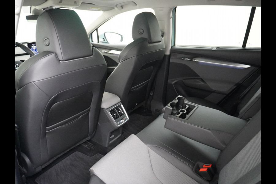 Škoda ENYAQ iV 80 Trekhaak Panodak Auto-Pilot Head-Up Display Apple Carplay Android Auto Adap.Cruise DAB Elek.Stoel+Memory+Verwarmd Navi Led-Ma Dynamic ChassisControl Climate Pack 2 Infotaiment Plus Klimaat Plus Family Comfort Pack Assistentie Keyless LMV 20" Grote Accu! 1e Eigenaar 1.000KG Trekgewicht! Zeer Compleet € 56.000 nieuw Grootste Aktieradius/accu pakket.
