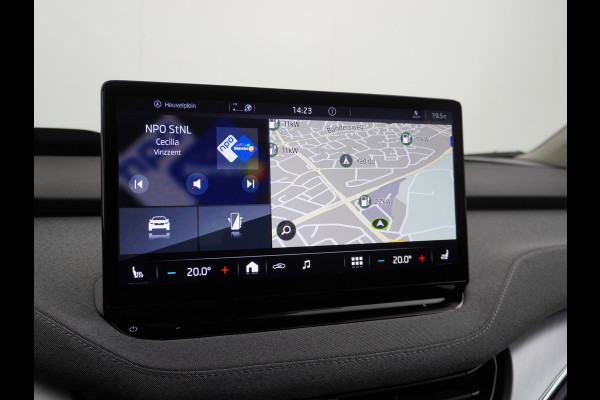 Škoda ENYAQ iV 80 Trekhaak Panodak Auto-Pilot Head-Up Display Apple Carplay Android Auto Adap.Cruise DAB Elek.Stoel+Memory+Verwarmd Navi Led-Ma Dynamic ChassisControl Climate Pack 2 Infotaiment Plus Klimaat Plus Family Comfort Pack Assistentie Keyless LMV 20" Grote Accu! 1e Eigenaar 1.000KG Trekgewicht! Zeer Compleet € 56.000 nieuw Grootste Aktieradius/accu pakket.