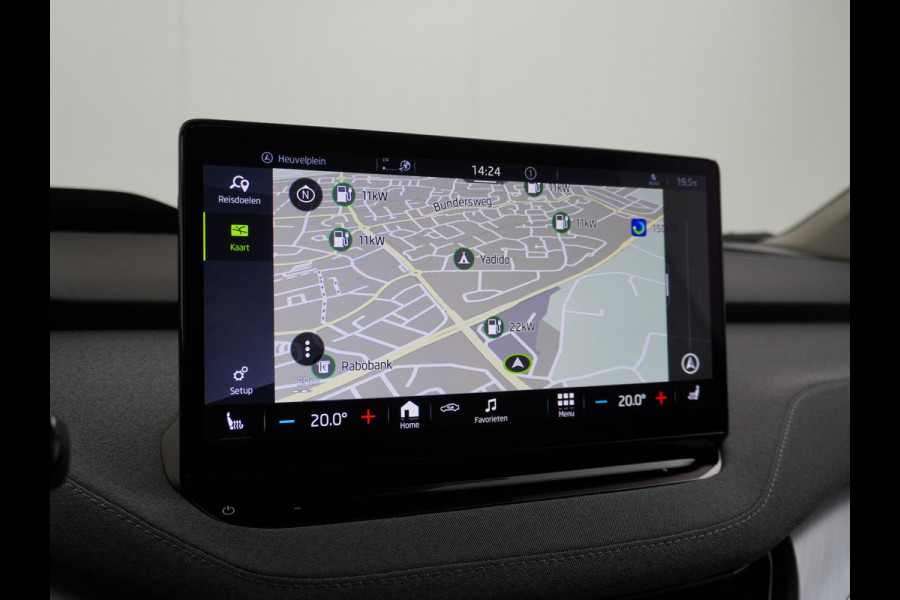Škoda ENYAQ iV 80 Trekhaak Panodak Auto-Pilot Head-Up Display Apple Carplay Android Auto Adap.Cruise DAB Elek.Stoel+Memory+Verwarmd Navi Led-Ma Dynamic ChassisControl Climate Pack 2 Infotaiment Plus Klimaat Plus Family Comfort Pack Assistentie Keyless LMV 20" Grote Accu! 1e Eigenaar 1.000KG Trekgewicht! Zeer Compleet € 56.000 nieuw Grootste Aktieradius/accu pakket.