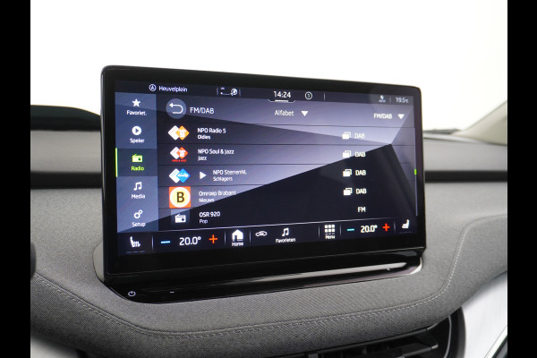 Škoda ENYAQ iV 80 Trekhaak Panodak Auto-Pilot Head-Up Display Apple Carplay Android Auto Adap.Cruise DAB Elek.Stoel+Memory+Verwarmd Navi Led-Ma Dynamic ChassisControl Climate Pack 2 Infotaiment Plus Klimaat Plus Family Comfort Pack Assistentie Keyless LMV 20" Grote Accu! 1e Eigenaar 1.000KG Trekgewicht! Zeer Compleet € 56.000 nieuw Grootste Aktieradius/accu pakket.