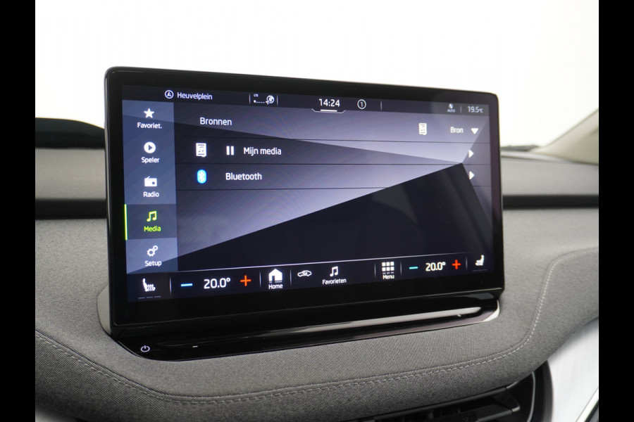 Škoda ENYAQ iV 80 Trekhaak Panodak Auto-Pilot Head-Up Display Apple Carplay Android Auto Adap.Cruise DAB Elek.Stoel+Memory+Verwarmd Navi Led-Ma Dynamic ChassisControl Climate Pack 2 Infotaiment Plus Klimaat Plus Family Comfort Pack Assistentie Keyless LMV 20" Grote Accu! 1e Eigenaar 1.000KG Trekgewicht! Zeer Compleet € 56.000 nieuw Grootste Aktieradius/accu pakket.