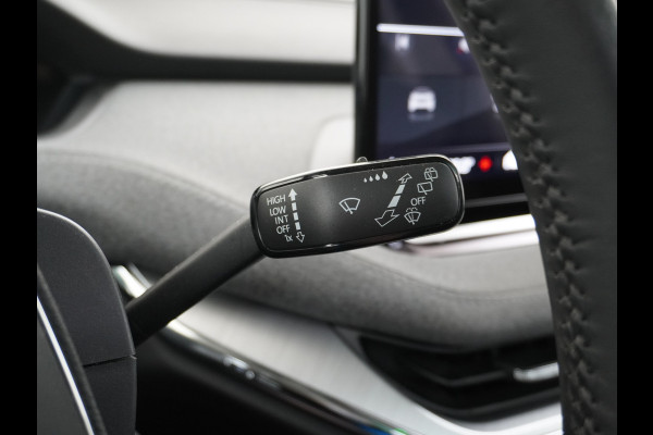 Škoda ENYAQ iV 80 Trekhaak Panodak Auto-Pilot Head-Up Display Apple Carplay Android Auto Adap.Cruise DAB Elek.Stoel+Memory+Verwarmd Navi Led-Ma Dynamic ChassisControl Climate Pack 2 Infotaiment Plus Klimaat Plus Family Comfort Pack Assistentie Keyless LMV 20" Grote Accu! 1e Eigenaar 1.000KG Trekgewicht! Zeer Compleet € 56.000 nieuw Grootste Aktieradius/accu pakket.