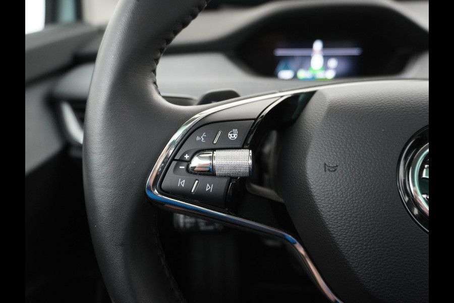 Škoda ENYAQ iV 80 Trekhaak Panodak Auto-Pilot Head-Up Display Apple Carplay Android Auto Adap.Cruise DAB Elek.Stoel+Memory+Verwarmd Navi Led-Ma Dynamic ChassisControl Climate Pack 2 Infotaiment Plus Klimaat Plus Family Comfort Pack Assistentie Keyless LMV 20" Grote Accu! 1e Eigenaar 1.000KG Trekgewicht! Zeer Compleet € 56.000 nieuw Grootste Aktieradius/accu pakket.