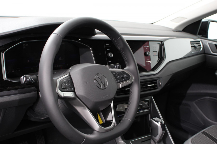 Volkswagen Polo 1.0 TSI DSG Style | Navigatie | Apple Carplay/Android Auto | Climate Control | Led | Lichtmetalen Velgen | Extra getint glas