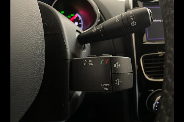 Renault Clio 0.9 TCe Intens AIRCO CLIMA NAVI CRUISE CAMERA LED HALF LEER PRIVACY GLAS PDVC VELGEN NIEUWSTAAT