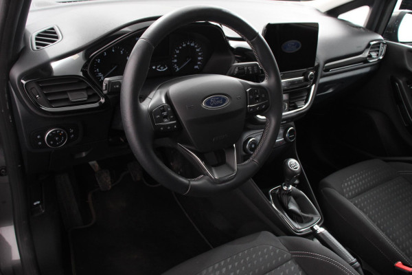 Ford Fiesta 1.0 EcoBoost 125pk Titanium | Navigatie | Apple Carplay/Android Auto | Parkeersensor achter | Cruise Control | Stoel-en stuurverwarming | Verwarmde voorruit | Climate Control