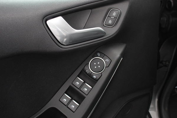 Ford Fiesta 1.0 EcoBoost 125pk Titanium | Navigatie | Apple Carplay/Android Auto | Parkeersensor achter | Cruise Control | Stoel-en stuurverwarming | Verwarmde voorruit | Climate Control
