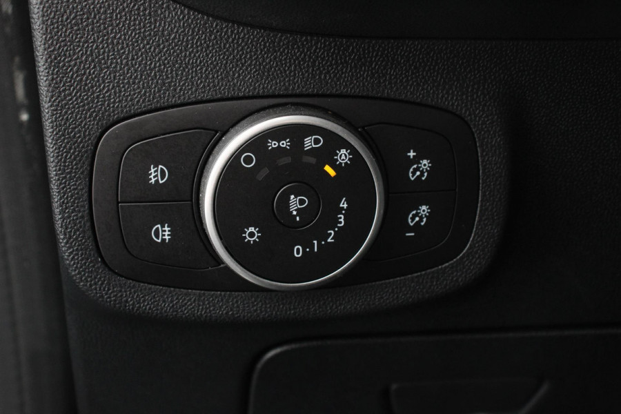 Ford Fiesta 1.0 EcoBoost 125pk Titanium | Navigatie | Apple Carplay/Android Auto | Parkeersensor achter | Cruise Control | Stoel-en stuurverwarming | Verwarmde voorruit | Climate Control