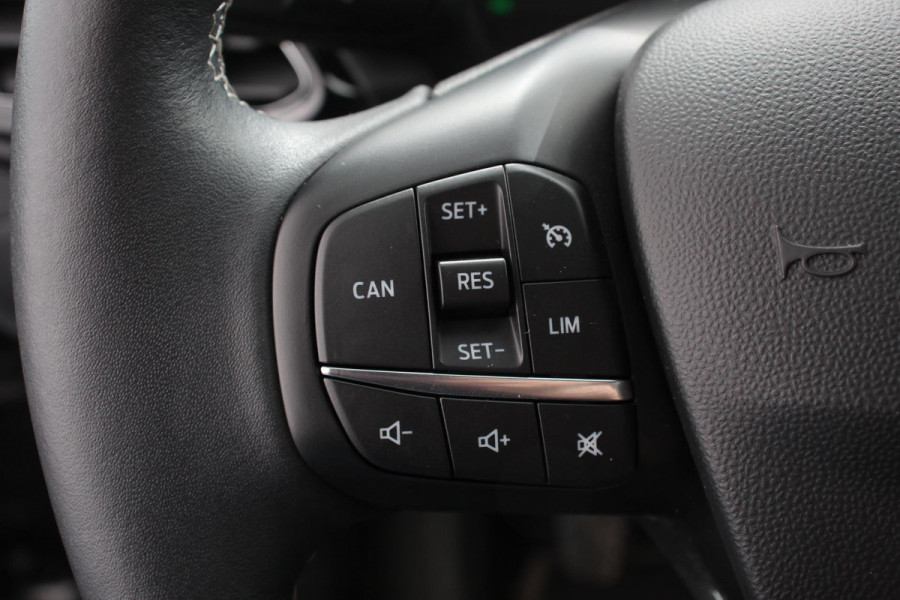Ford Fiesta 1.0 EcoBoost 125pk Titanium | Navigatie | Apple Carplay/Android Auto | Parkeersensor achter | Cruise Control | Stoel-en stuurverwarming | Verwarmde voorruit | Climate Control