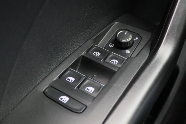 Volkswagen T-Cross 1.0 TSI Style Automaat LED, Climate, Apple Carplay, Stoelverwarming, ACC, PDC