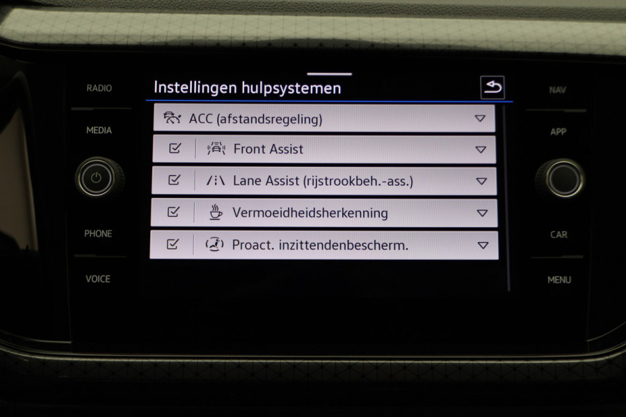 Volkswagen T-Cross 1.0 TSI Style Automaat LED, Climate, Apple Carplay, Stoelverwarming, ACC, PDC