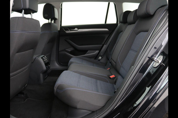 Volkswagen Passat 1.4 TSI PHEV GTE | Stoelverwarming | Camera | Adaptive cruise | Matrix LED | Massage | Carplay | Navigatie | Side Assist
