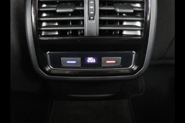 Volkswagen Passat 1.4 TSI PHEV GTE | Stoelverwarming | Camera | Adaptive cruise | Matrix LED | Massage | Carplay | Navigatie | Side Assist