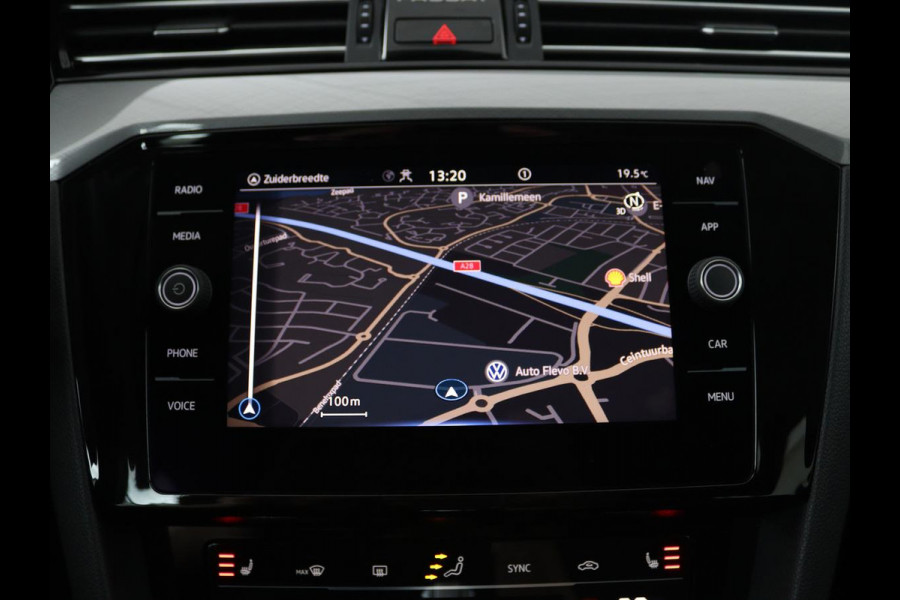 Volkswagen Passat 1.4 TSI PHEV GTE | Stoelverwarming | Camera | Adaptive cruise | Matrix LED | Massage | Carplay | Navigatie | Side Assist