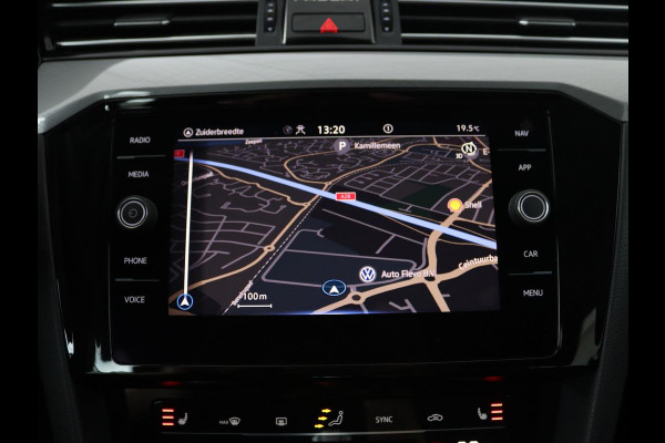 Volkswagen Passat 1.4 TSI PHEV GTE | Stoelverwarming | Camera | Adaptive cruise | Matrix LED | Massage | Carplay | Navigatie | Side Assist
