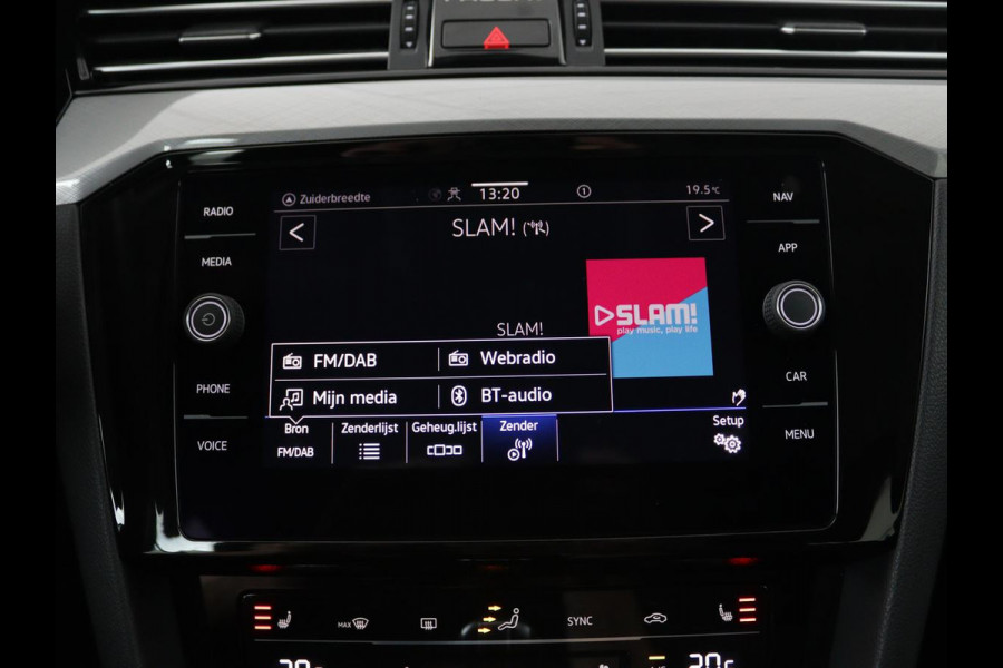 Volkswagen Passat 1.4 TSI PHEV GTE | Stoelverwarming | Camera | Adaptive cruise | Matrix LED | Massage | Carplay | Navigatie | Side Assist